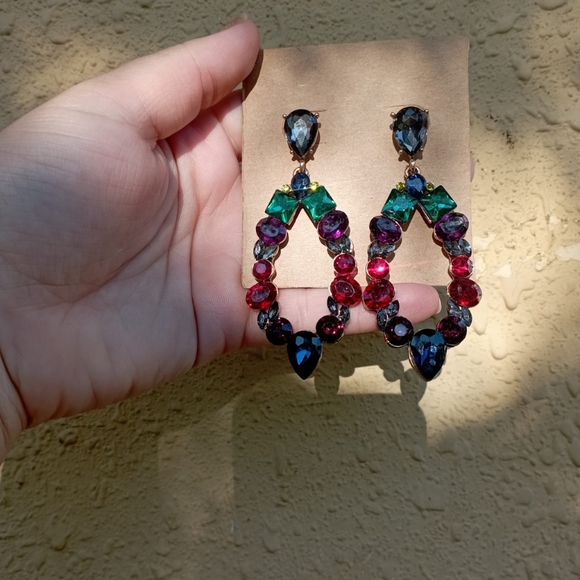 ✨NEW CRYSTAL EARRINGS COLLECTION✨ Matte Blue and Green Earrings - Picture 6 of 13